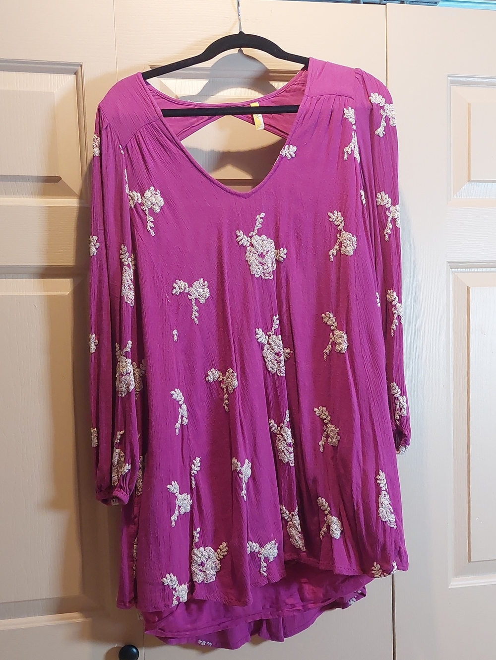 Women’s Floral Embroidered Long-Sleeve Tunic - Magenta